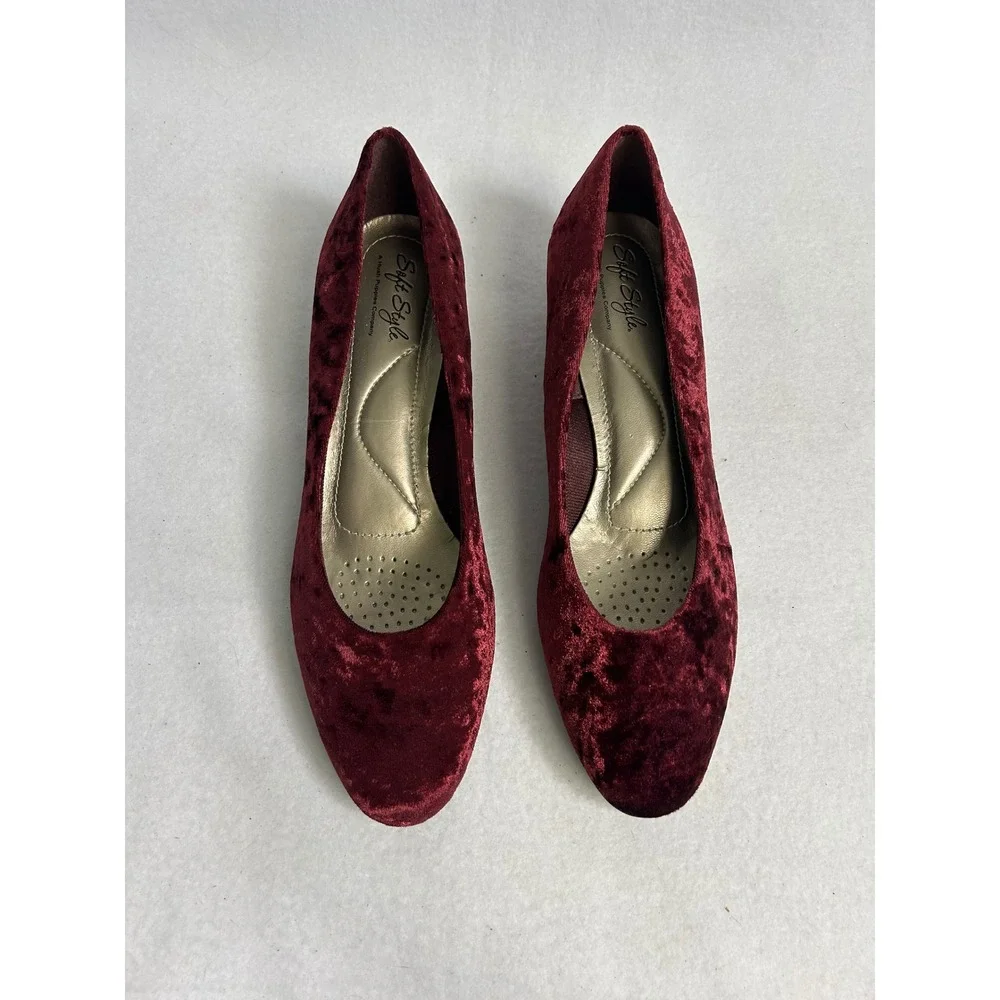 Holiday Velvet Soft Style Womens 10‎ Burgundy Wine Low Wedge Round Toe Pumps